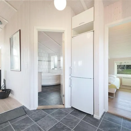 Amazing In Rudkobing With 3 Bedrooms, Sauna And Wifi * Spodsbjerg